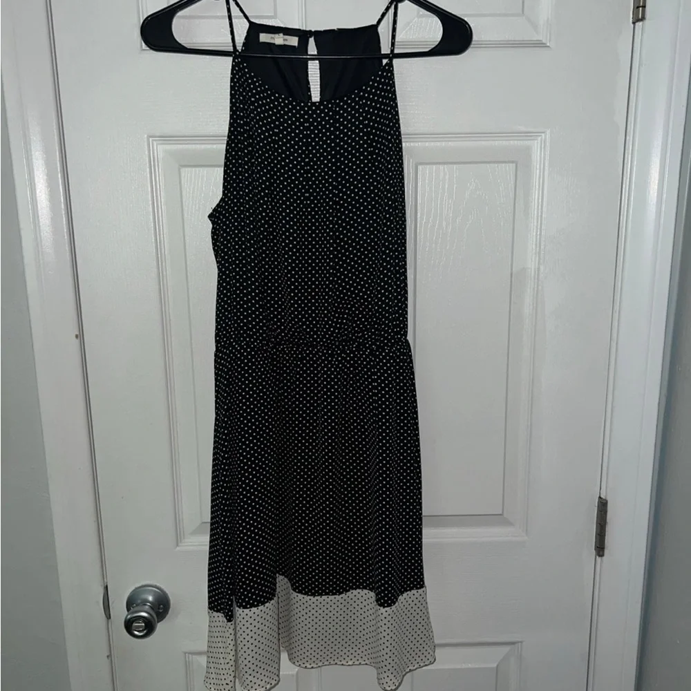 Dress - Picture 2 of 5